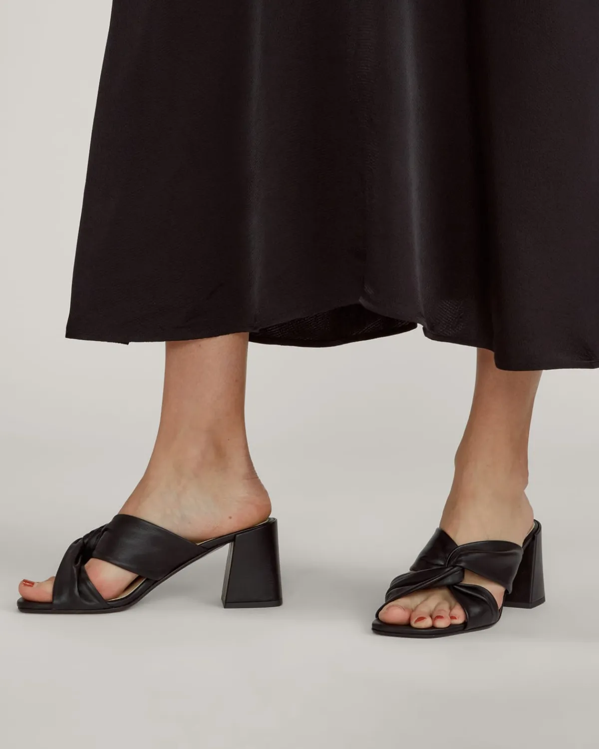 Everlane Shoes|Sandals*The Day Twist Heel