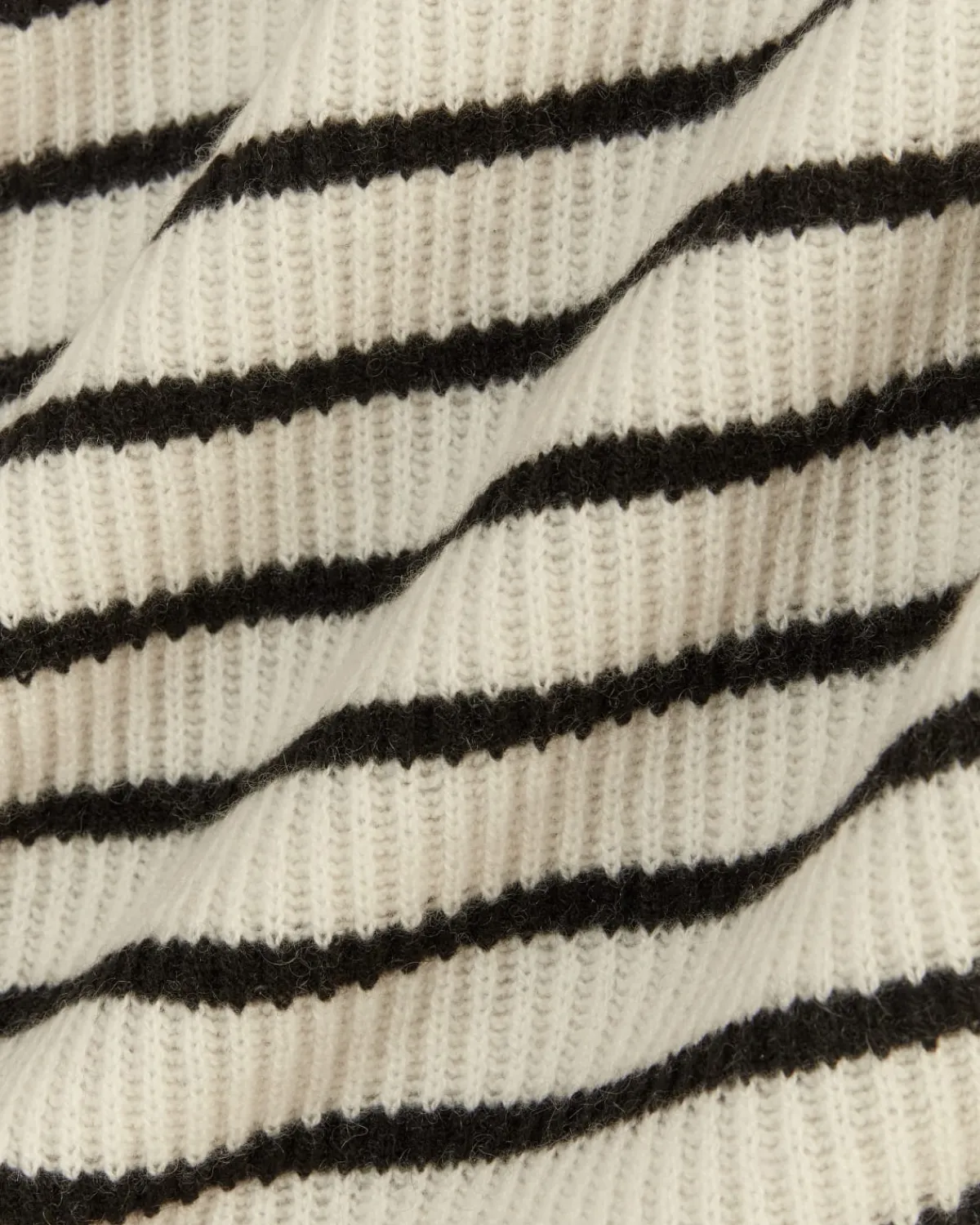 Everlane Sweaters|Turtleneck Sweaters*The Fisherman Turtleneck in Wool Cashmere Bone / Black