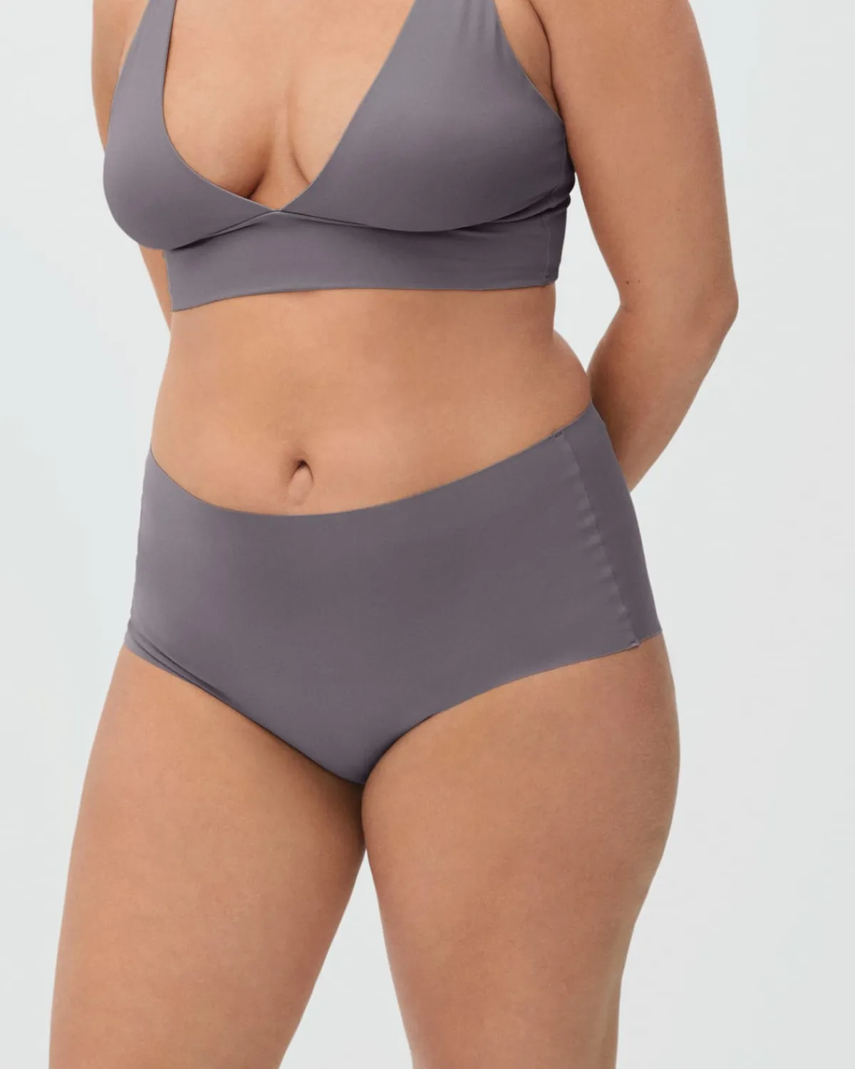Everlane Intimates*The Invisible High-Rise Hipster