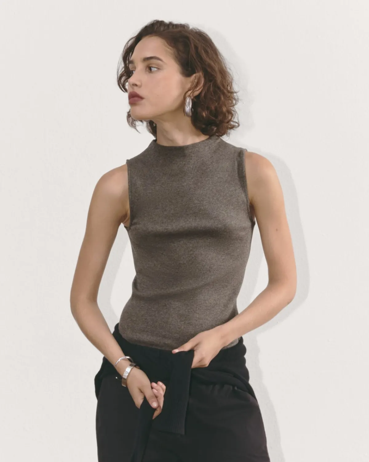 Everlane Tees|Tank Tops*The Luxe Rib Funnel-Neck Tank