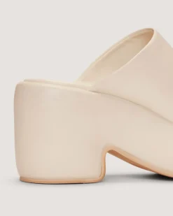 Everlane Shoes|Heels*The Puffa Clog Parchment