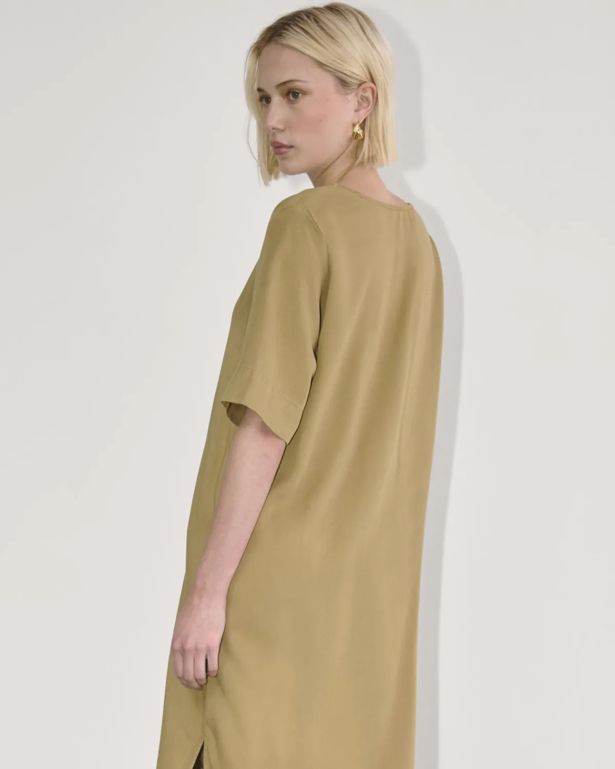 Everlane Dresses*The Relaxed T-Shirt Dress in Buttersoft
