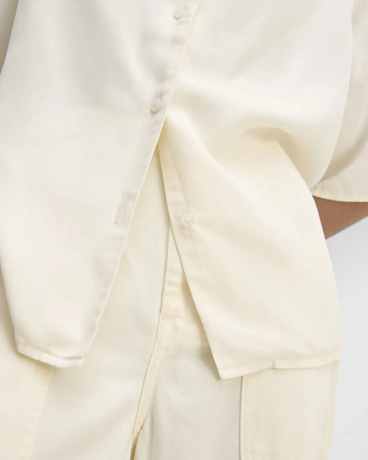 Everlane Tops*The Short-Sleeve Shirt in Butterlite