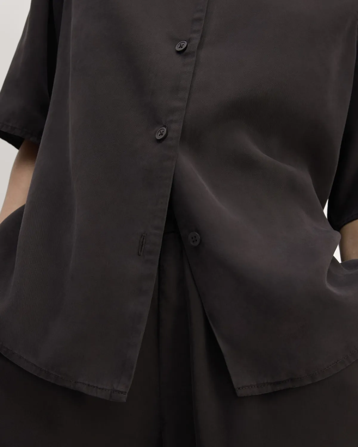 Everlane Tops*The Short-Sleeve Shirt in Butterlite